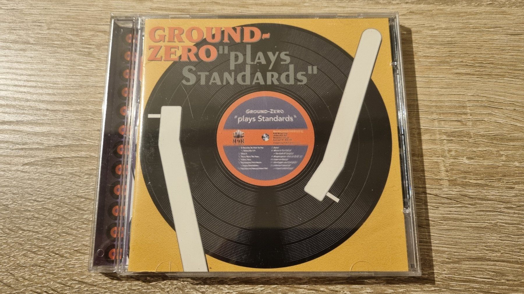 CDs: Ground-Zero - Plays Standards – Gebraucht aus Hagenbuch ZH von lecterr55