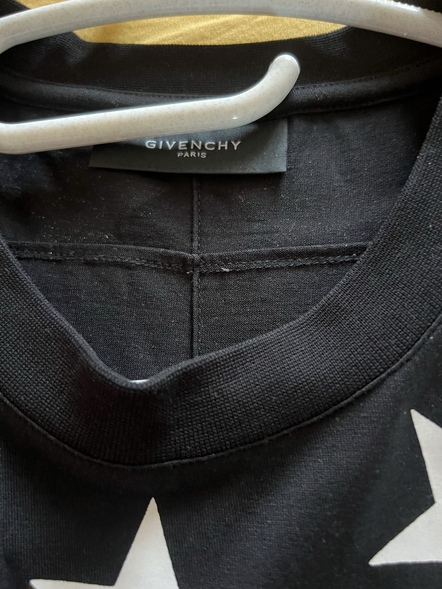 T-shirt: Givenchy T-Shirt M (oversized) – Usato da Muri b. Bern venduto da Raff_raff2000 1