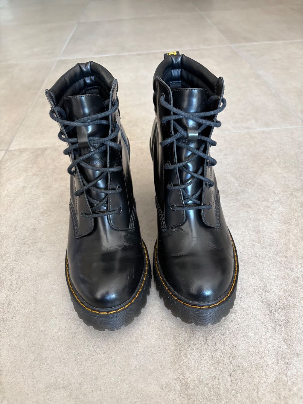Dr. Martens Damenschuhe: Dr. Martens Stiefeletten Gr. 39 – Gebraucht aus Basel von El_Haraldo 2
