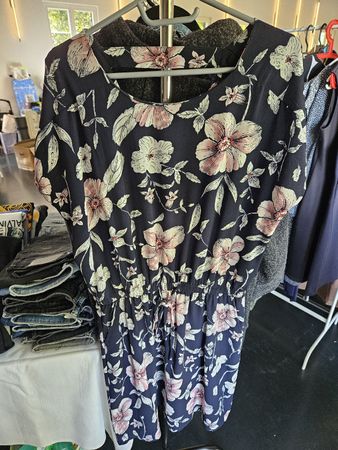 ONLY Sommerkleid, Blumenmuster, Gr. 42, Top Zustand!