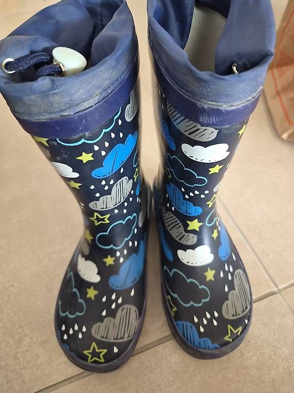 Scarpe per ragazzi: Gummistiefel Grösse 28 – Usato da Jona venduto da Mona4490 1