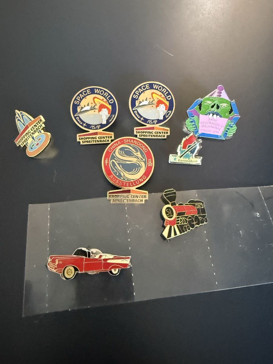 Plaquettes & Badges: Div Pins – D'occasion à Birmenstorf AG par Pat_roll.