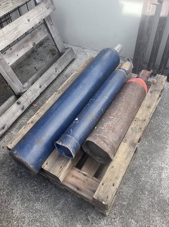 Gas-Geräte & -Technik: Gasflaschen leer – Gebraucht aus Bischofszell von Eisenbauer