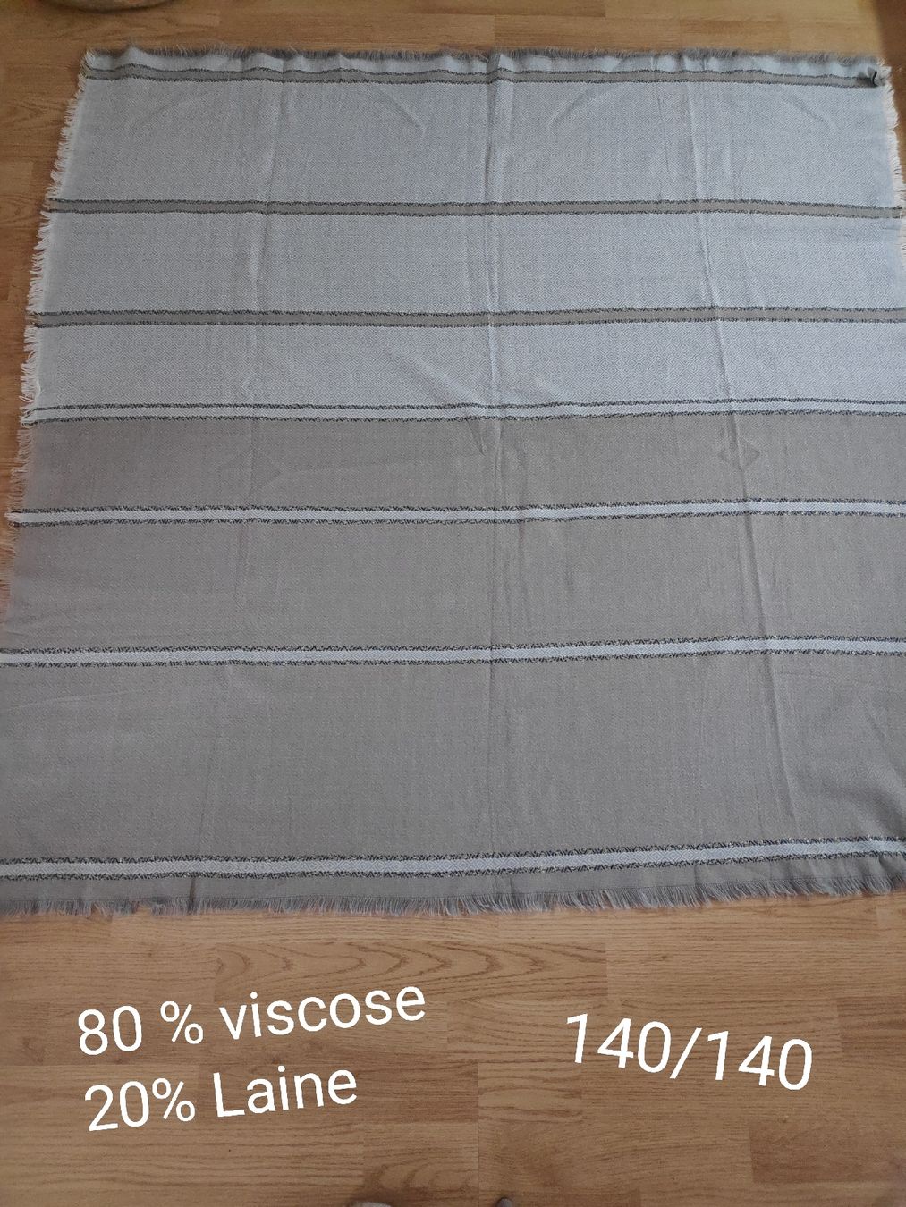 Foulards, Tücher & Schals: Grande écharpe – Gebraucht aus Couvet von fat_kyl7 3