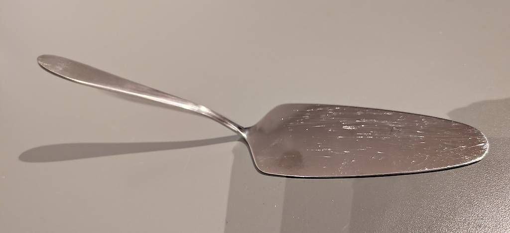 Elettrodomestici da cucina: stainless steel cake server – Usato da Luzern venduto da Quy