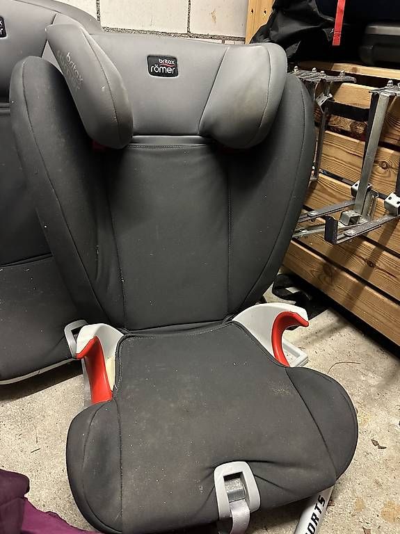 Seggiolini per auto:  britax romer Kinderautositz – Usato da Hausen am Albis venduto da ysgem 1