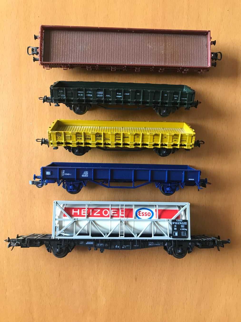 Roco Modellini di ferrovie: 5x Roco DB Güterwagen – Usato da Luzern venduto da mey_s13