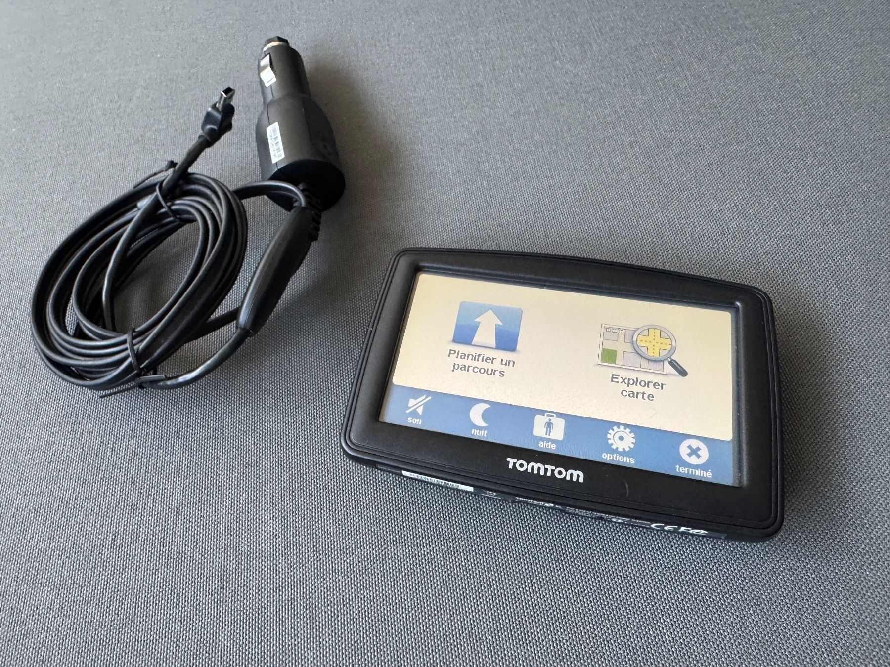 Tomtom Navigationsgeräte: Système de navigation TomTom – Gebraucht aus Lausanne von Denis-