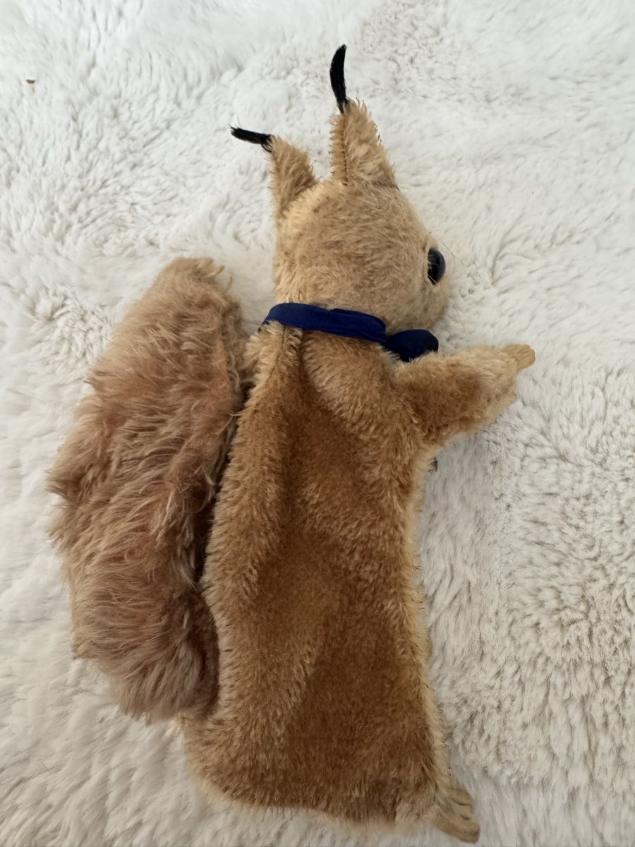 Steiff Spielzeuge: Steiff Handpuppe Eichhörnchen Original Steiff – Gebraucht aus Meilen von shiftgirl 2