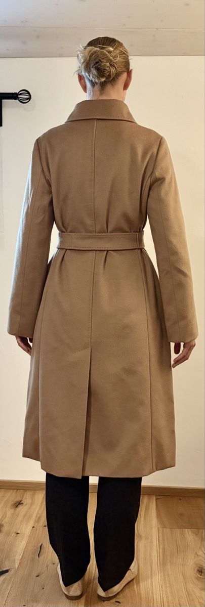 Max Mara Cappotti: Max Mara Mantel aus Wolle – Nuovo (secondo la descrizione) da Wolfwil venduto da deb_w6cr 1