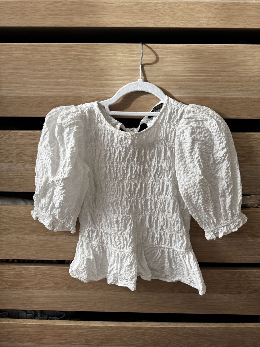 Zara Tops: Zara top XS – Gebraucht aus Zürich von Lovelyperfumes
