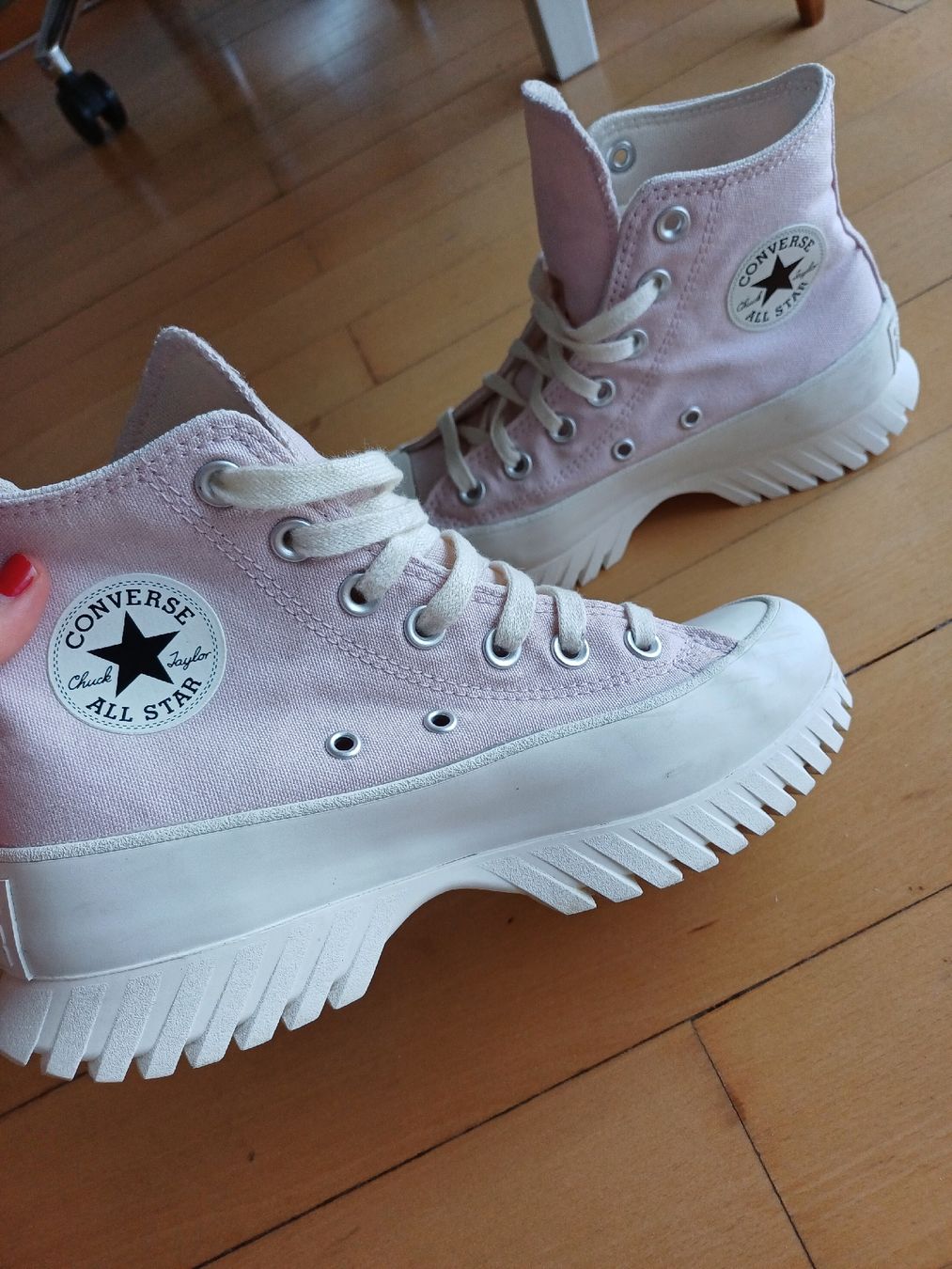 Converse Chaussures femmes: Converse pink Schuhe Gr.36 – D'occasion à Zürich par iri_55v6 7