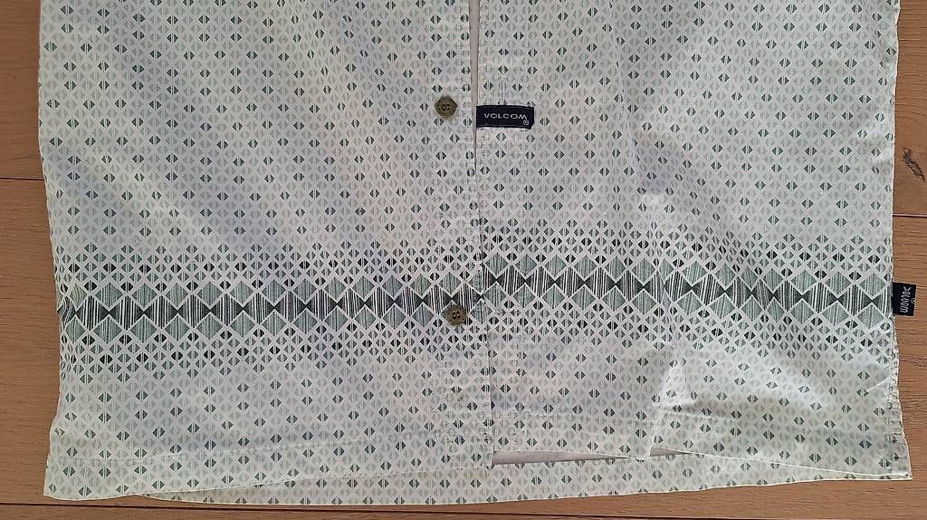 Camicie: Volcom Hemd kurzarm – Usato da Heiden venduto da Trulli77 3