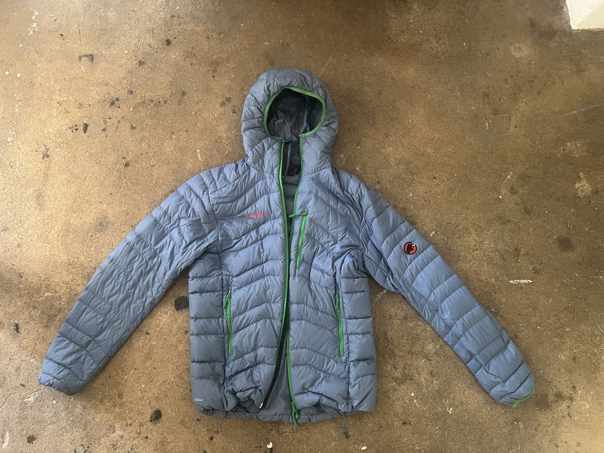 Mammut Giacche: Mammut Daunenjacke sehr leicht  – Usato da Biel/Bienne venduto da BelaBoe