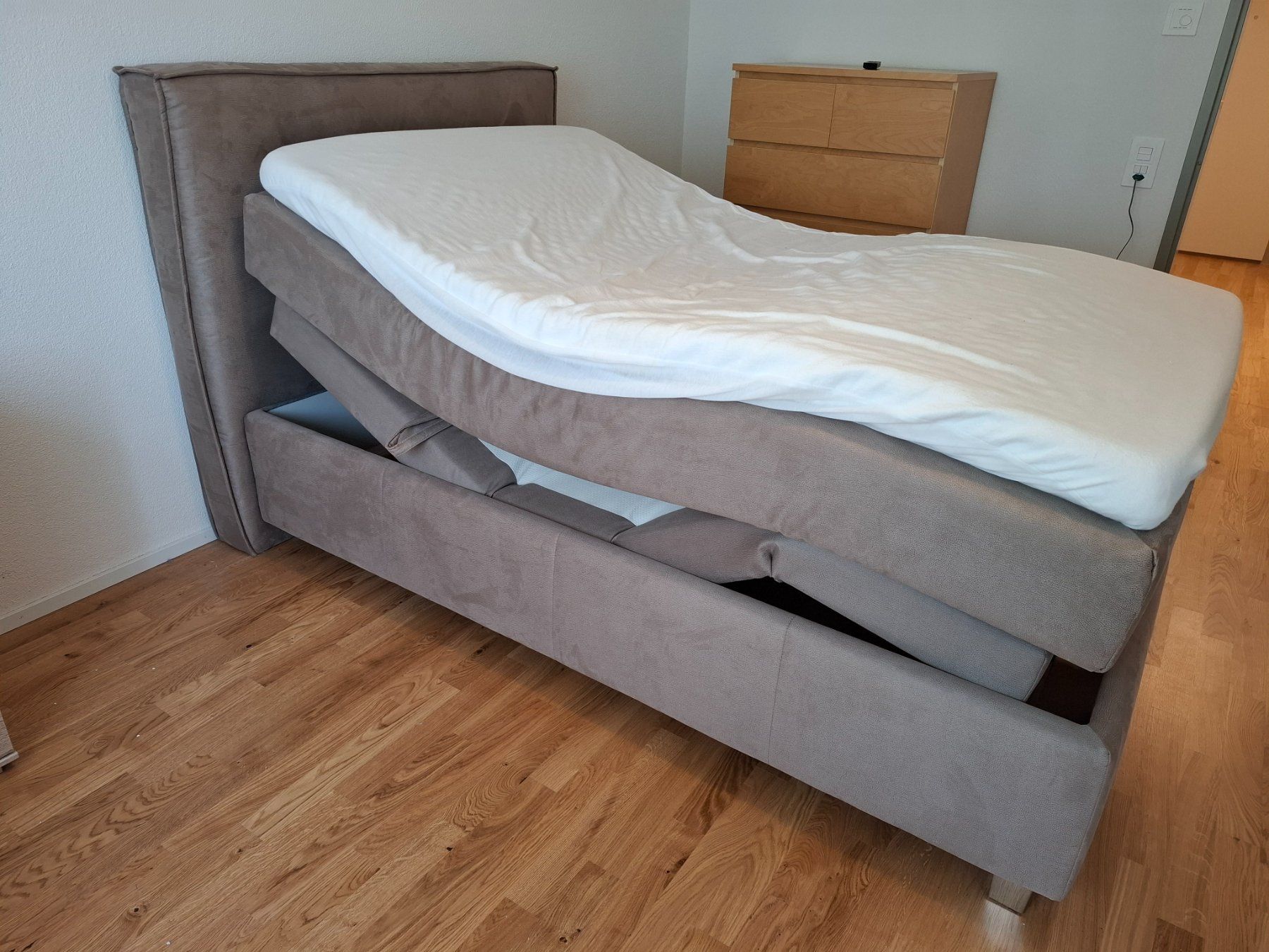 Letti: Boxspringbett (elektronisch verstellbar) – Usato da Zürich venduto da Theburrenclan 3