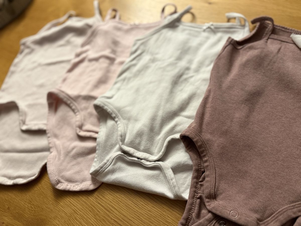 H&M Biancheria intima: H&M Bodys Trägerlos Mädchen Grösse 80/86 – Usato da Strengelbach venduto da schnaeusel 1