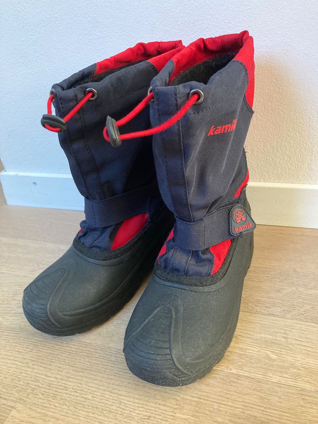 Kamik Scarpe per ragazzi: Kamik Winterstiefel Grösse 35 – Usato da Köniz venduto da Hollis01