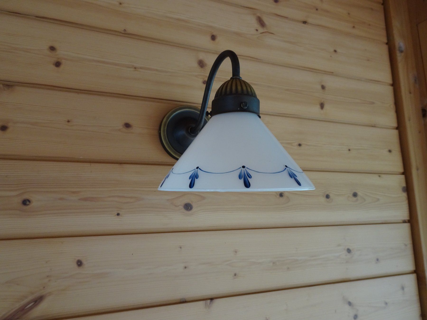 Lampen: Wandleuchte und Doppel-Pendel-Leuchte – Gebraucht aus Oberwangen b. Bern von est_d8gf 2
