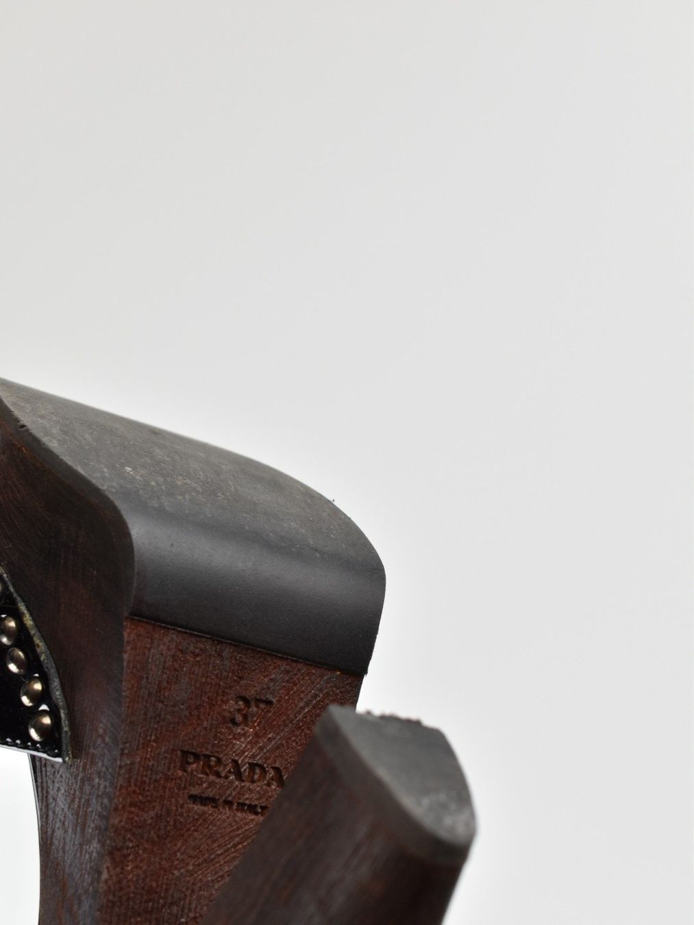 Prada Scarpe da donna: Prada Lackleder Pumps, Gr.37, neuwertig – Nuovo (secondo la descrizione) da Nürensdorf venduto da 2ND_STORY 9