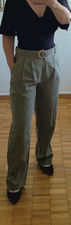 Rinascimento Khaki Stoffhose Gr.S mit Gürtel,