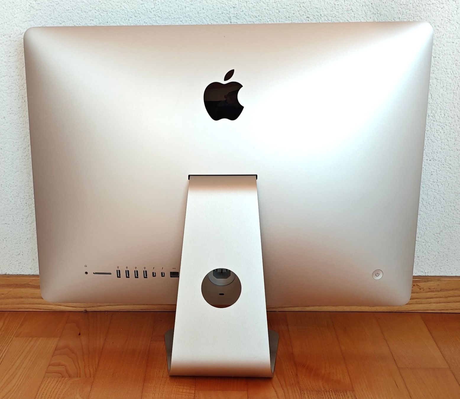 Apple PC: iMAC 21.5", Late 2015 – Usato da Weggis venduto da al_lago_23 1