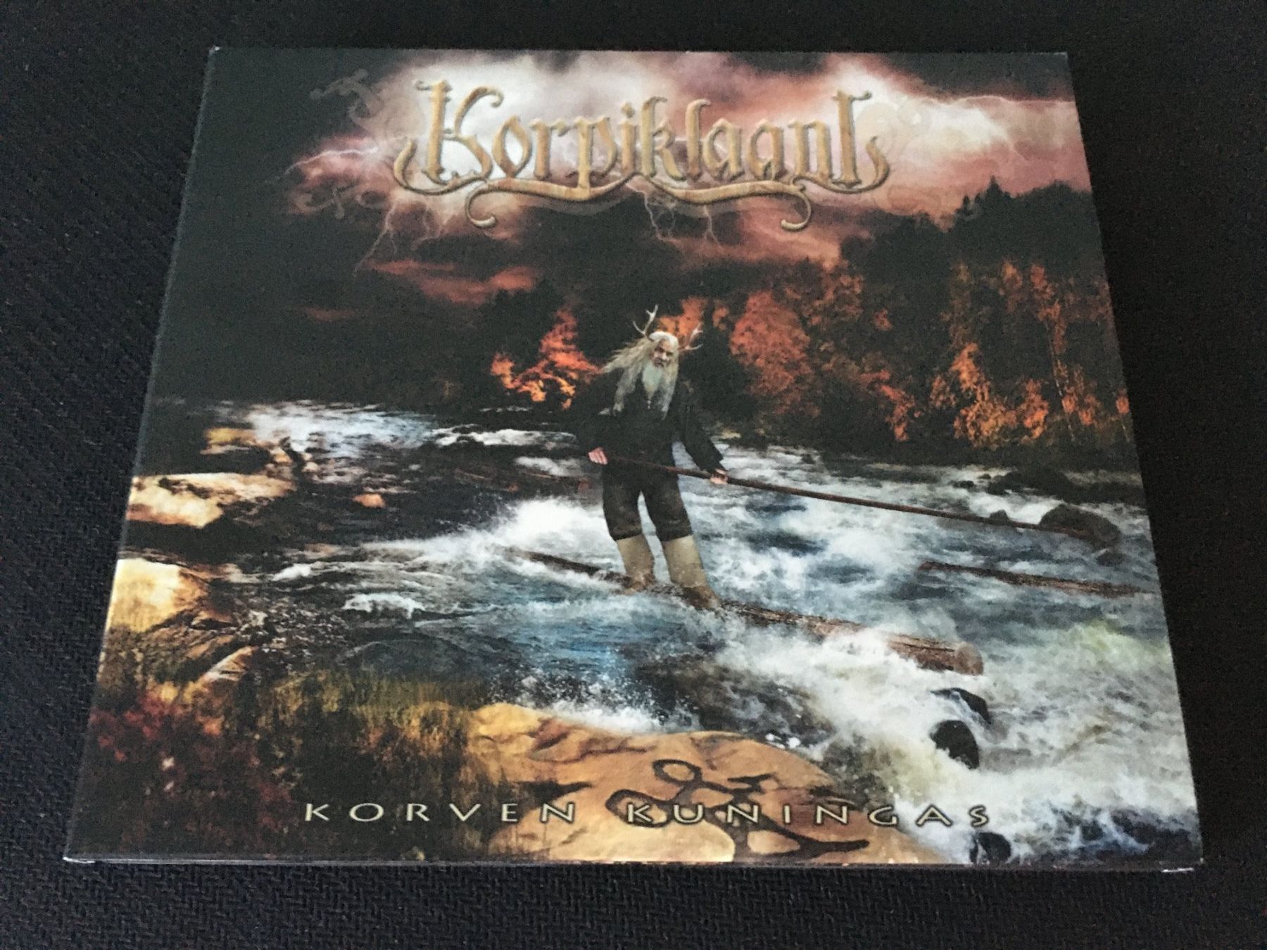 CD: Korpiklaani – Korven Kuningas -CD- Digipack – Usato da St.Gallen venduto da MedienJoe