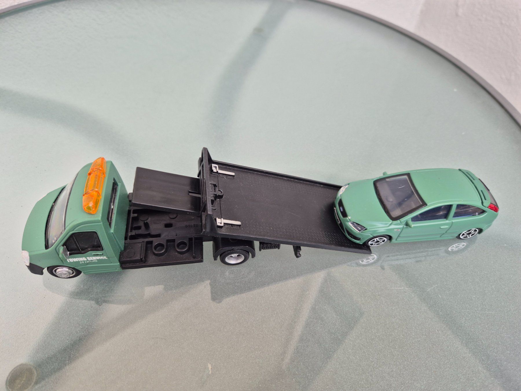 Ford Modellautos: Auto Transporter mit Ford Focus. 1:43 Burago – Gebraucht aus Oberbuchsiten von laffite54 5
