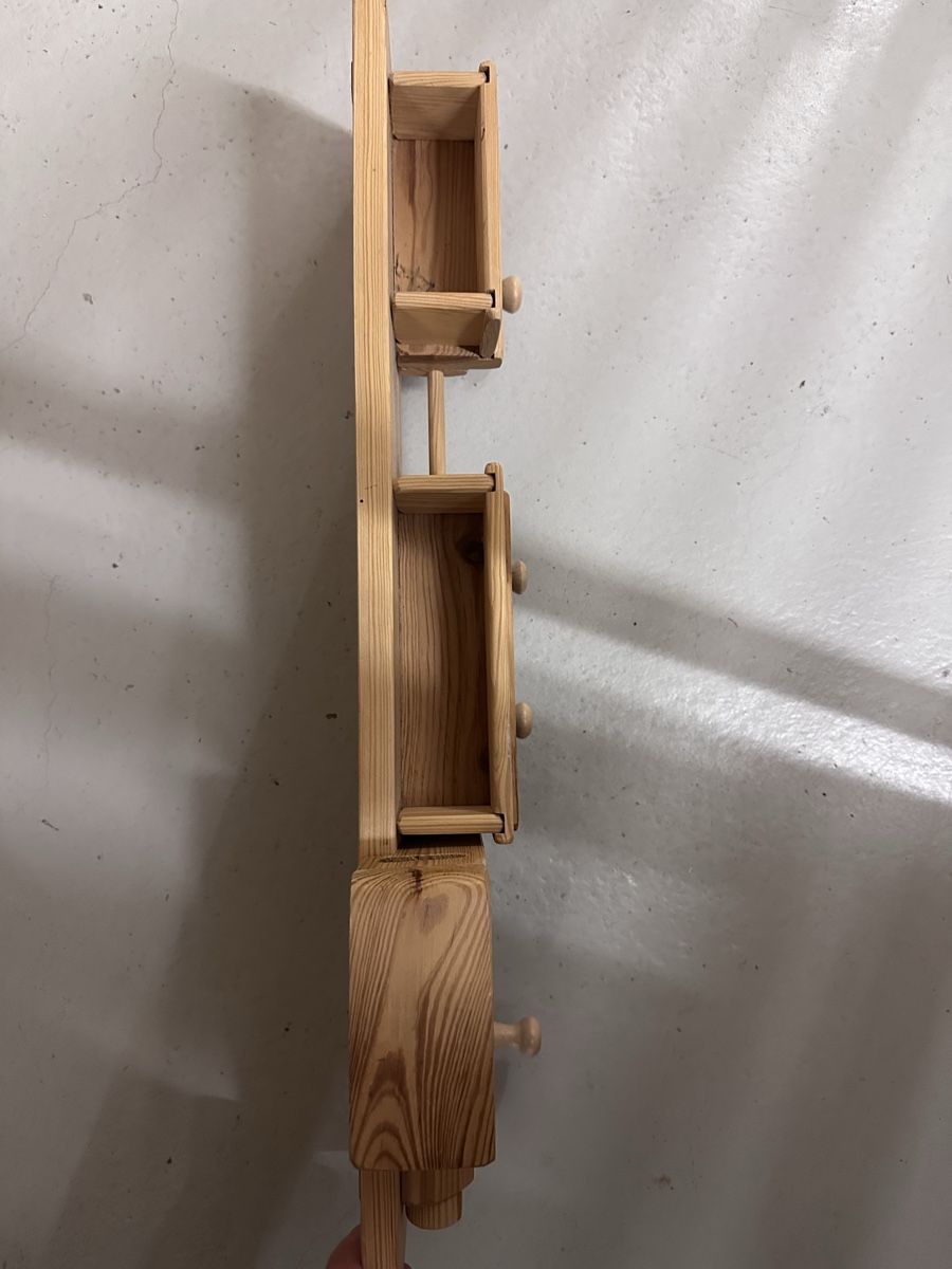 Guardaroba: Holz Garderobe mit Zug Motiv – Usato da Luzern venduto da cam_f7qx 1
