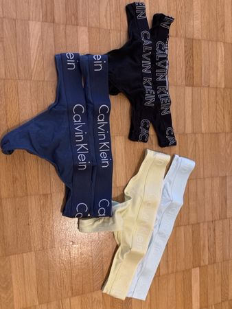 Calvin Klein String Set