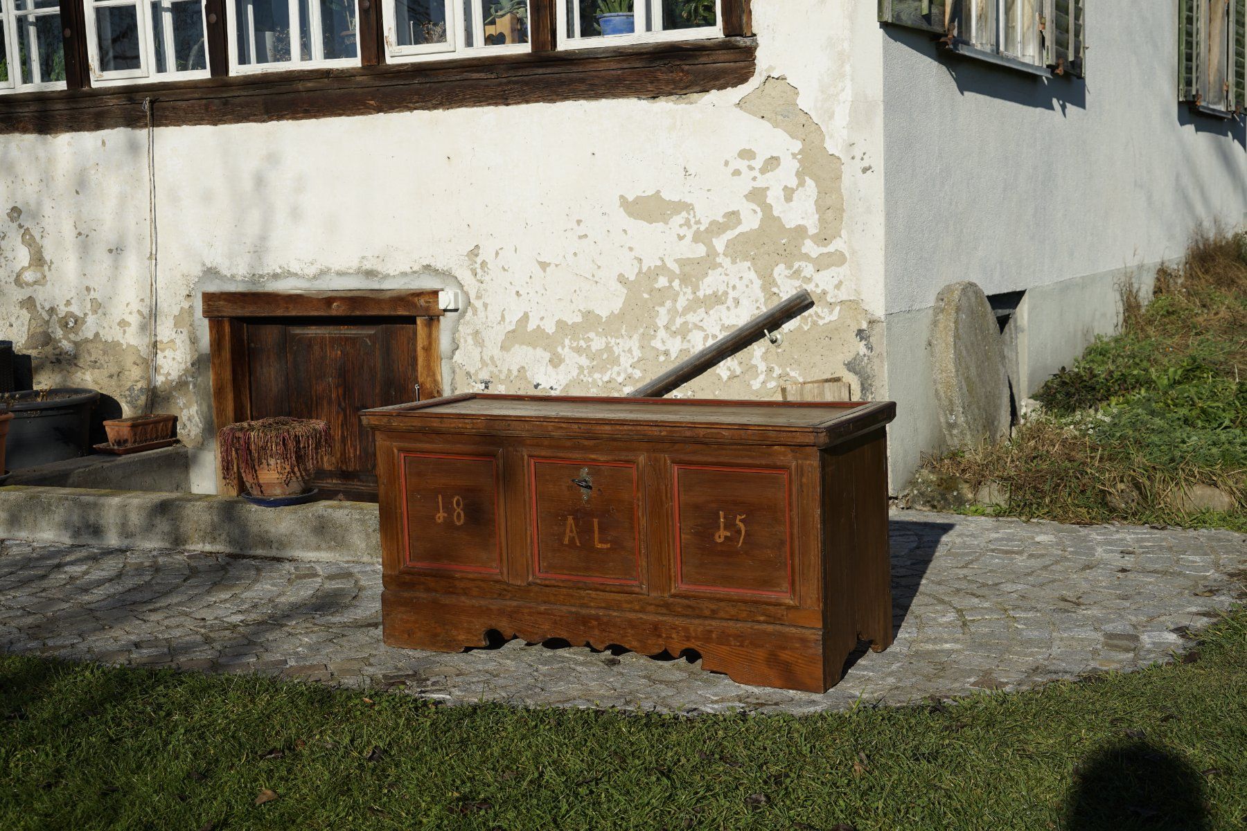 Cassapanche: Truhe Barock aus Tanne restauriert – Usato da Hinwil venduto da Antikfischer 3