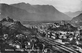 Bellinzona (TI) – Panorama nord coi Castelli Bahnhof