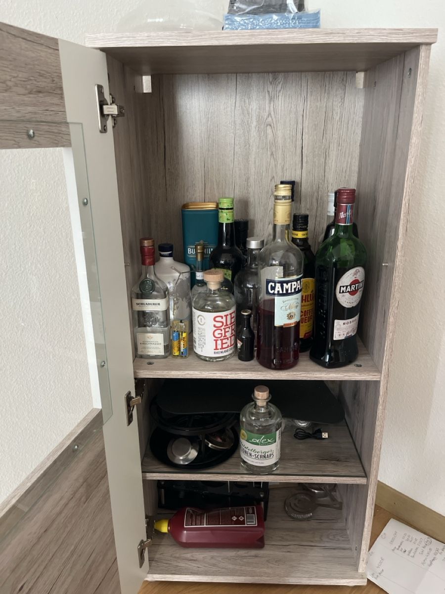 Schränke: Hausbar/Getränkeschrank – Gebraucht aus Zürich von chr_cb9b 1