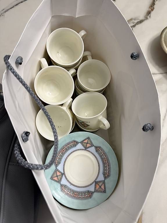 Set di piatti: vintage kaffetassen set mit snack schale  – Usato da Adligenswil venduto da balboa5 1