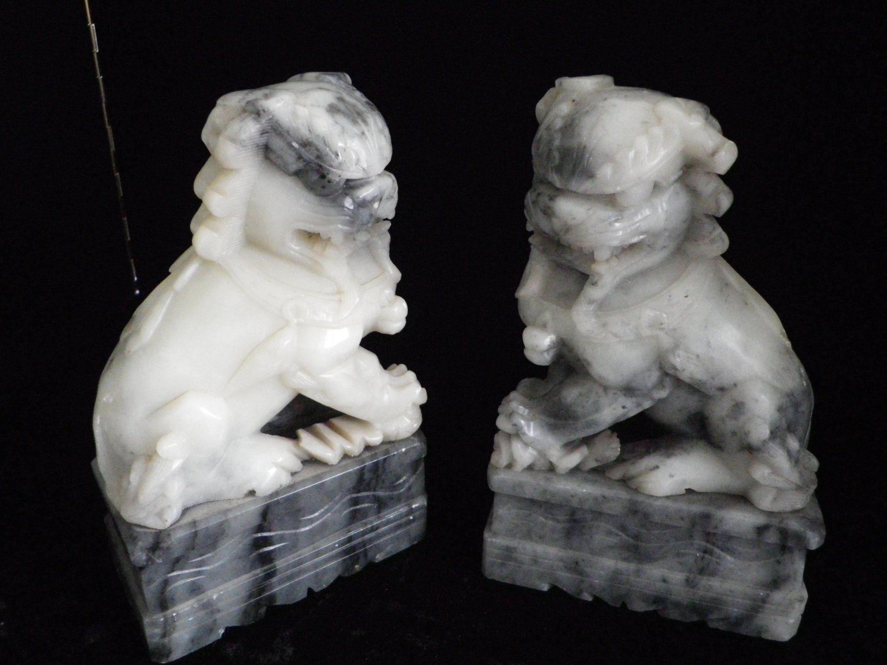 Statuette: Zwei Fu Hunde aus Marmor – Usato da Reinach BL venduto da Annodomini 3