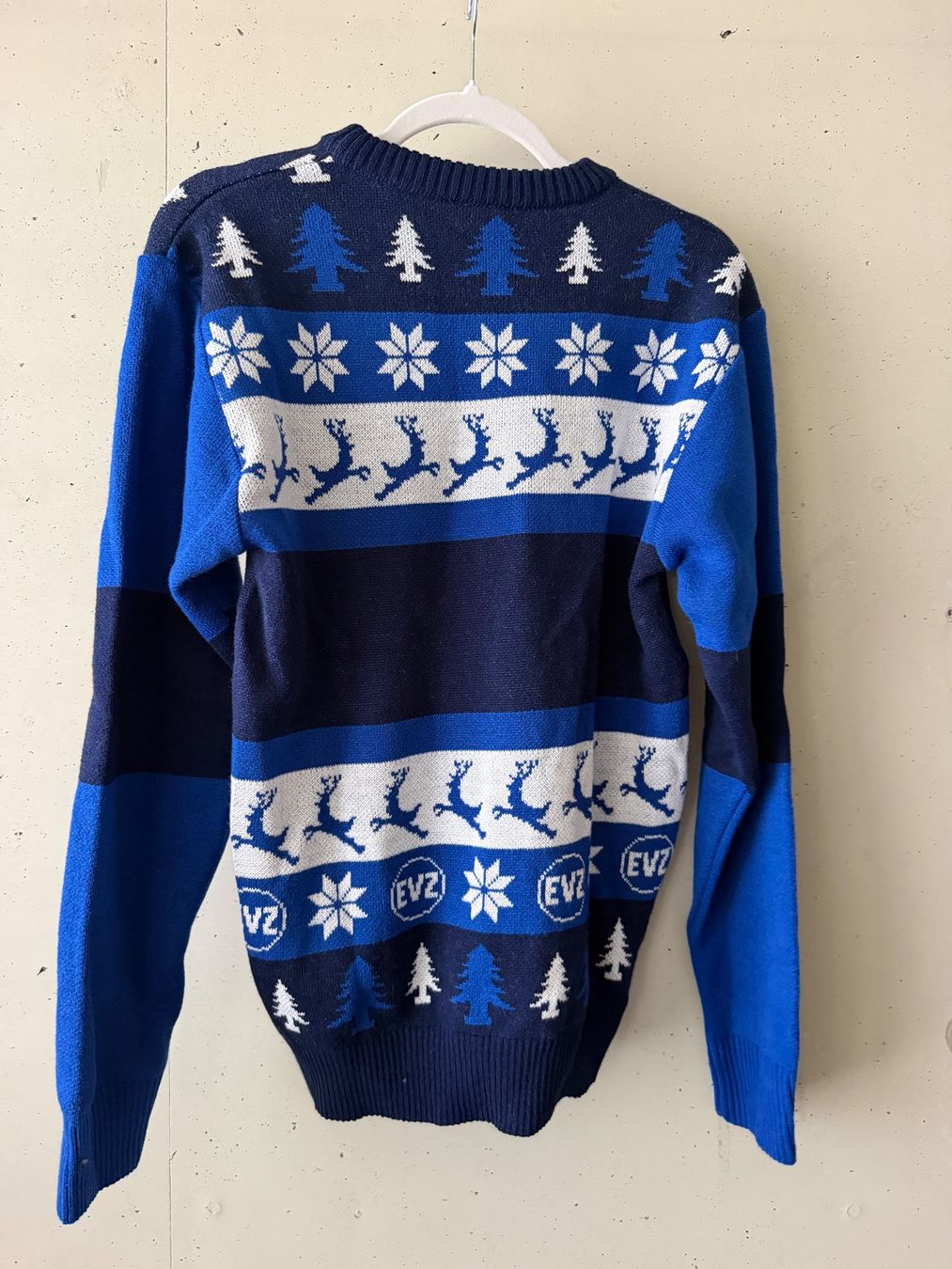 Pullover & Sweatshirts: EVZ Ugly Christmas Pulli, Grösse S – Gebraucht aus Hünenberg von Rebelangellola 1
