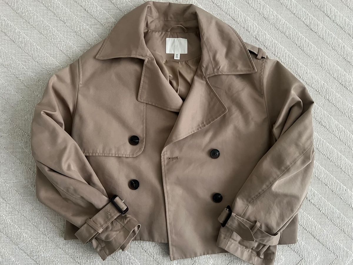 H&M Cappotti: Kurzer Trenchcoat – Usato da Pfungen venduto da Bru_2vpk