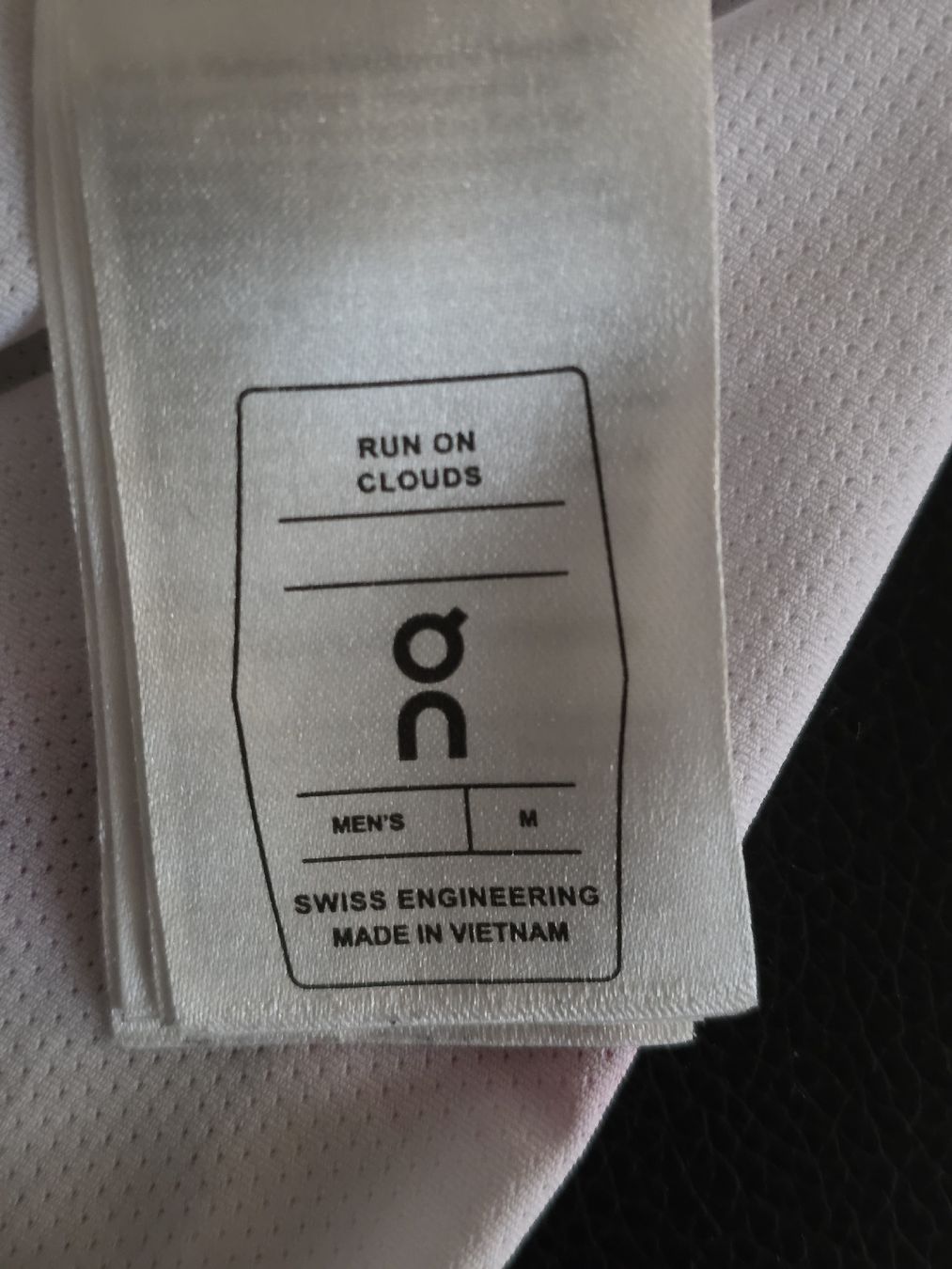 T-Shirts: on running longsleeve – Gebraucht aus Lausanne von Lennox09 2