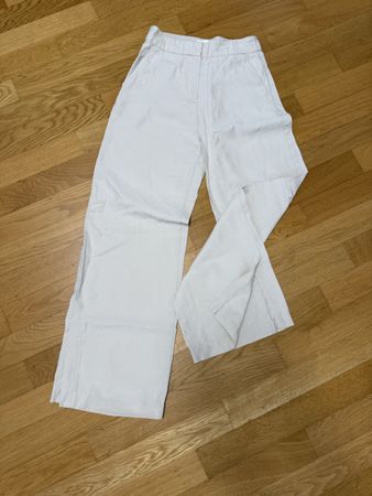Elegante Hose H&M Grösse 34 Nude mit Schlitz auf den Seiten