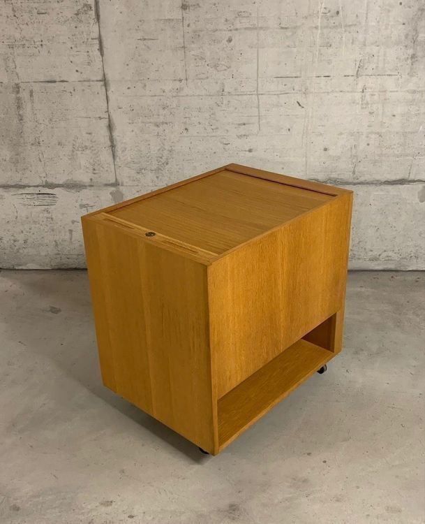 Cassettiere: bar-/ büro-/ rollmöbel . eiche – Usato da Basel venduto da Rmo4000 1