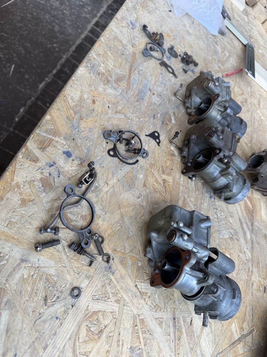 Tutti pezzi di ricambio auto: Jeep willys Vergaser – Usato da Bennwil venduto da Ford5600t 4