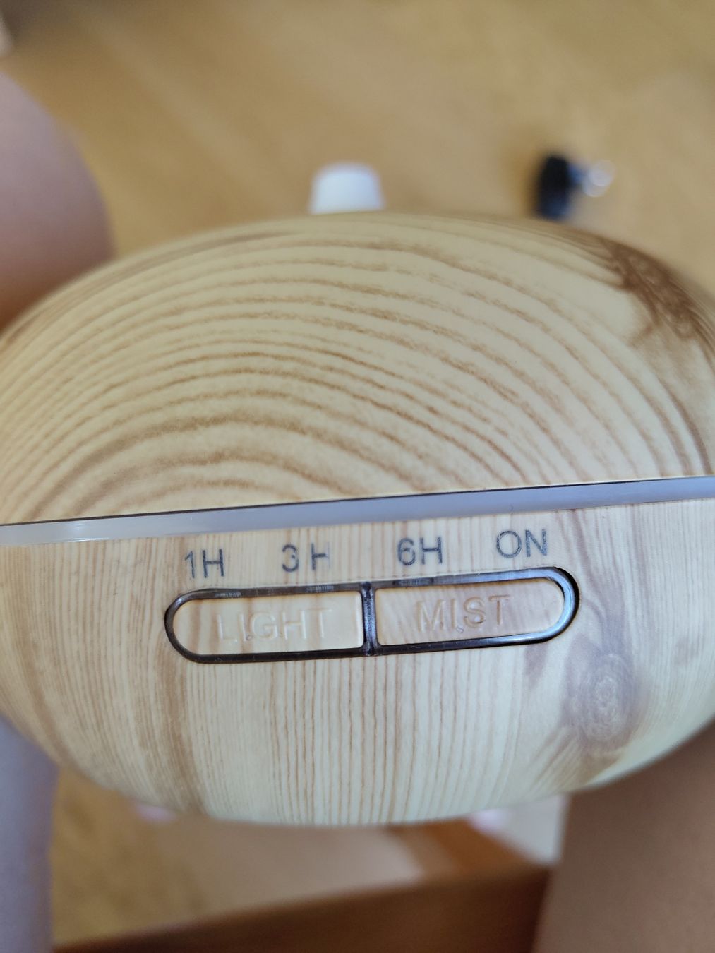 Diffuseurs: Aroma Diffuser mit Netzteil Holzoptik – D'occasion à Alpnachstad par Punta05 2