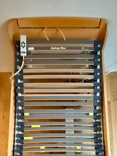 Bico Reti a doghe: Bett elektr. verstellbarem BICO Flex Lattenrost und Matratze – Usato da Brütten venduto da Brummer 2