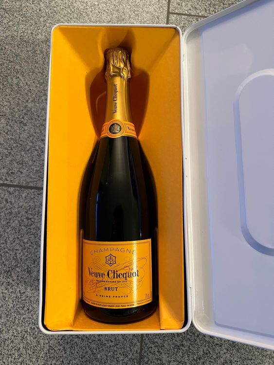 Veuve Clicquot Brut Retro Tape LIMITED EDITION NEU!!! Acheter sur