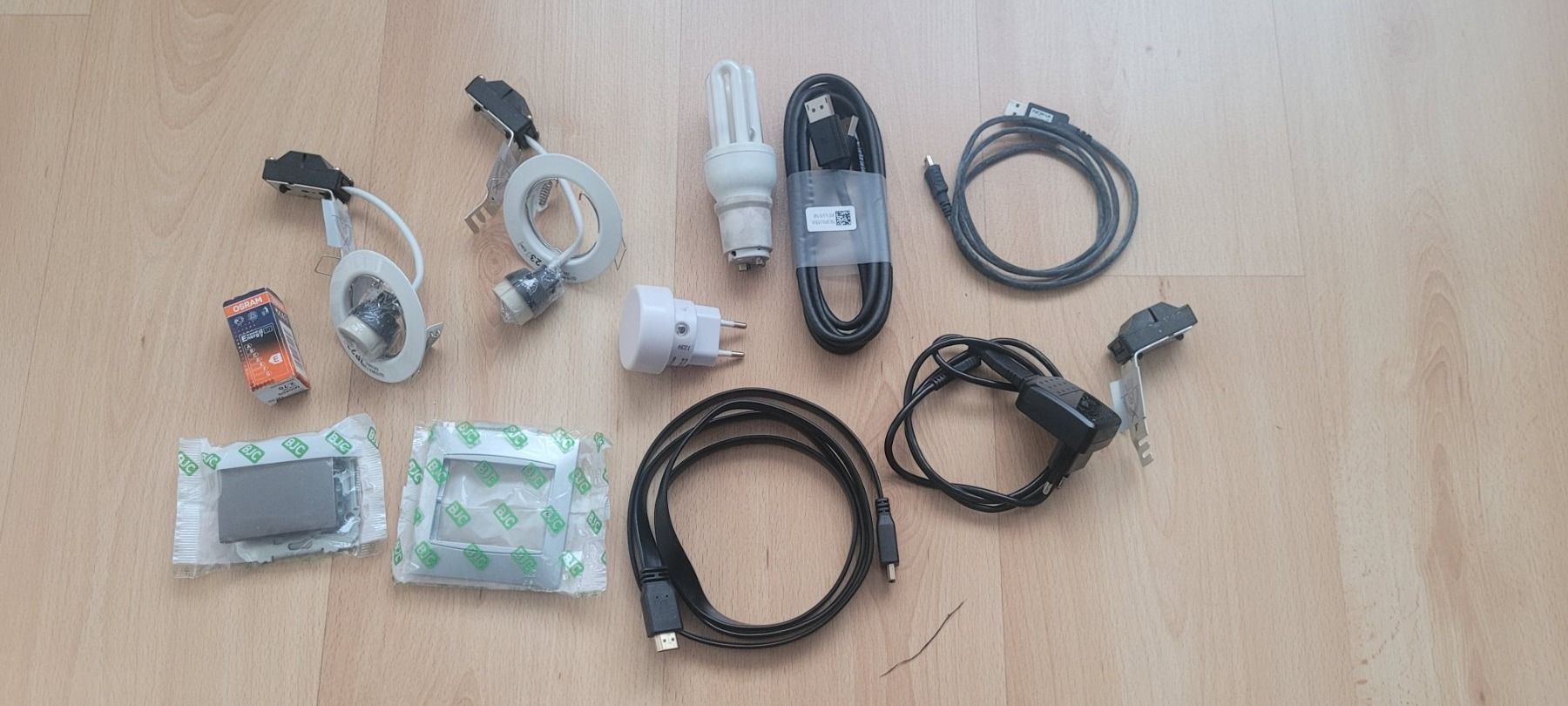 Componenti elettronici: Verschiedene Elemente der Elektrizität und Kabel – Nuovo (secondo la descrizione) da Schöfflisdorf venduto da CrRG21