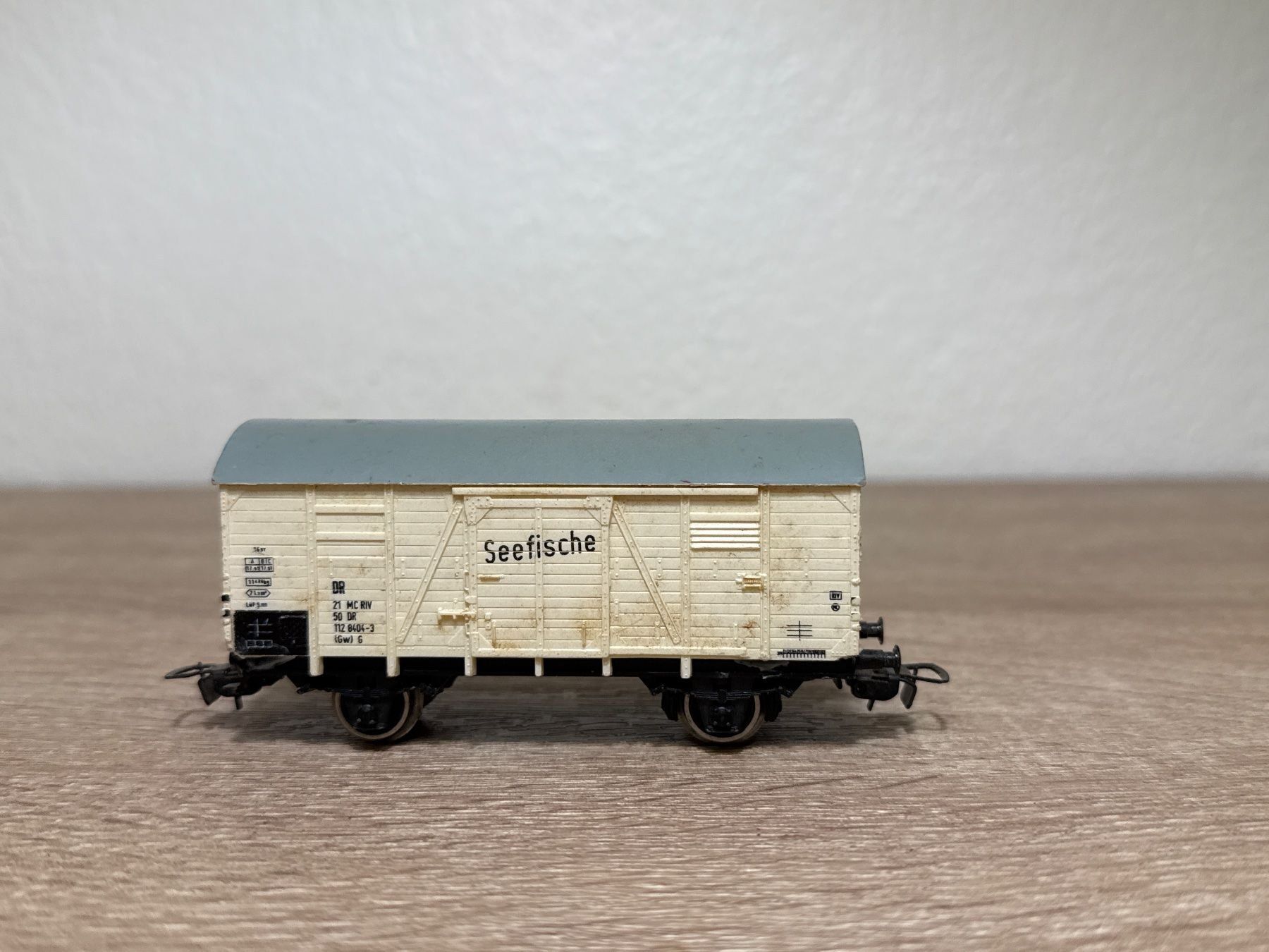 Piko Modellini di ferrovie: Piko Güterwagen DR H0 (28) – Usato da St-Aubin-Sauges venduto da Lo_Go
