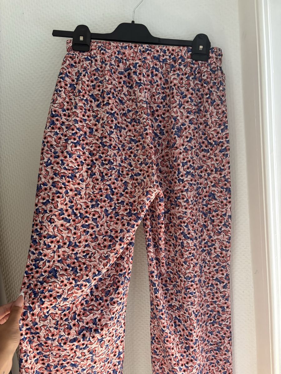 Hosen: Pantalon fluide floral – Gebraucht aus Lausanne von shabnam.t 2
