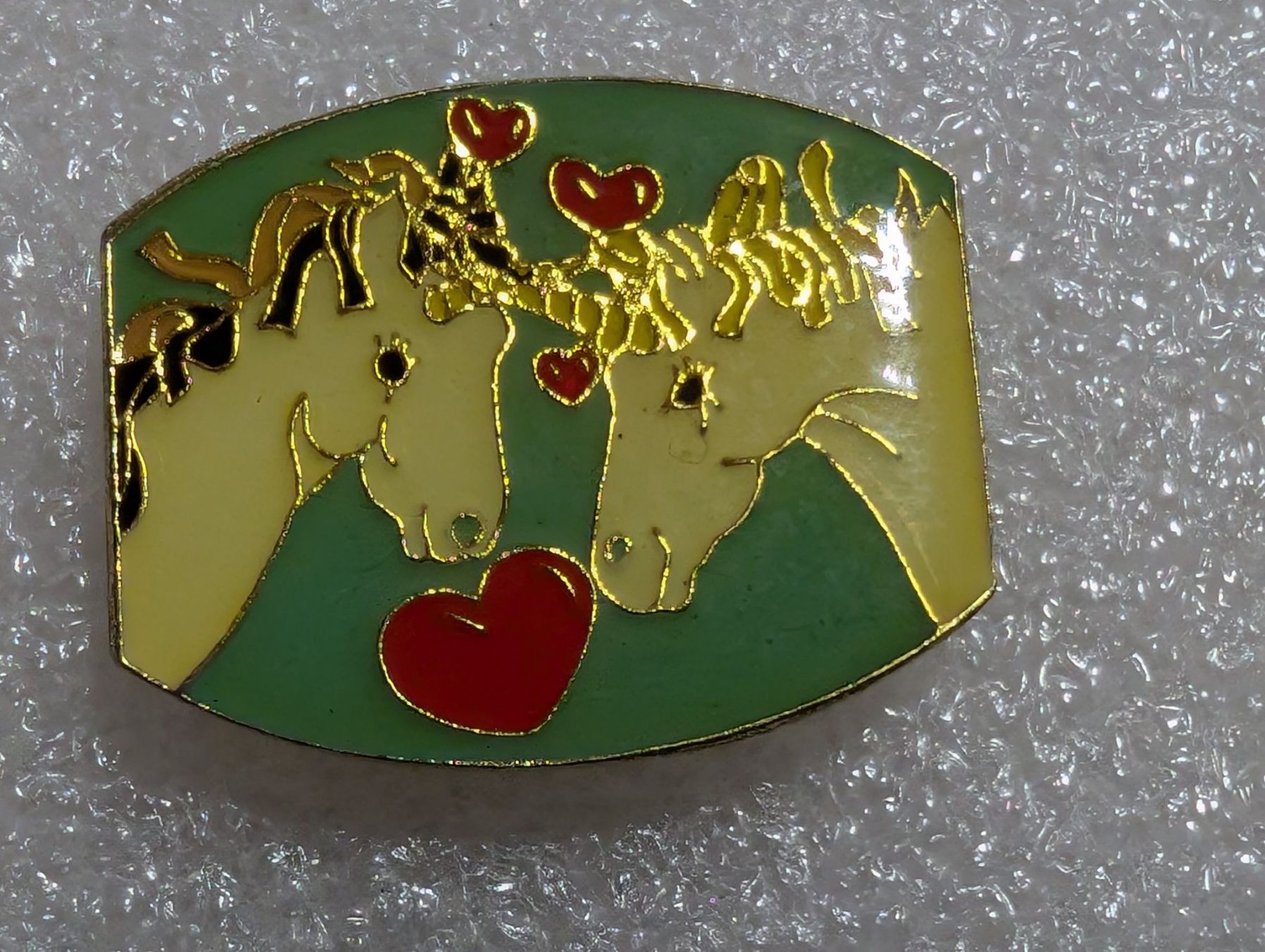 Placchette & Badge: Ansteckpin 258: Liebe Pferde – Usato da Oppligen venduto da Pin-Fall-Shop
