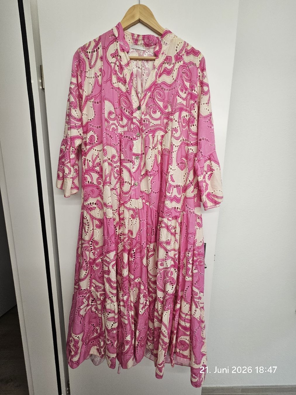Vestiti: Sommerkleid pink creme gemustert – Usato da Bünzen venduto da Milly32 3