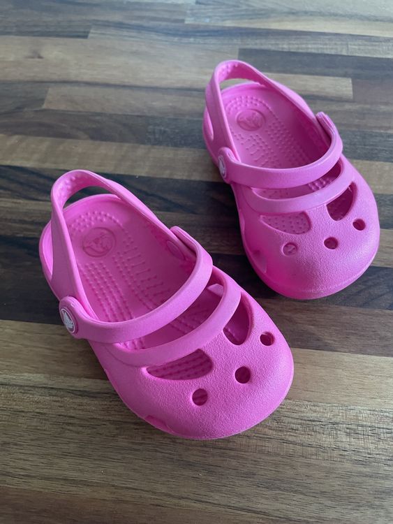 Süsse Mädchen Crocs Gr. 23, pink, Sommerschuhe | Kaufen auf Ricardo