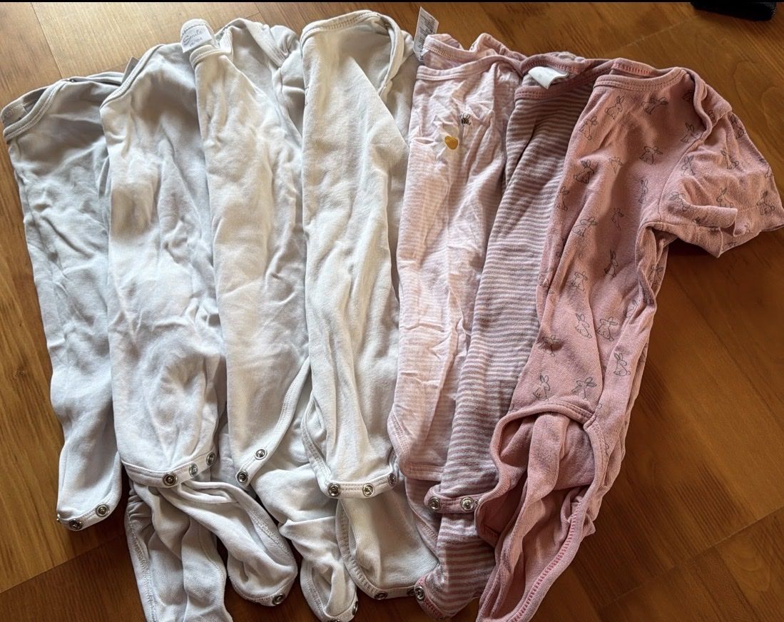 Ensembles coordonnés: Bodys kurzarm Gr. 98 – D'occasion à Kerns par melanievd